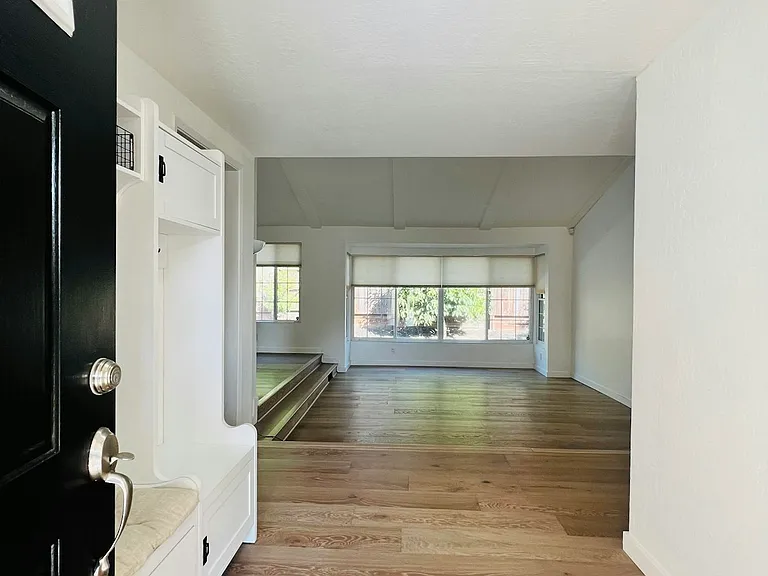 2819 Yarmouth Way — Photo 3