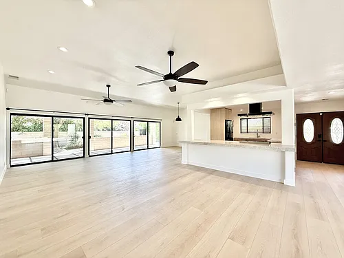 42755 Santiago Pl Photo 1