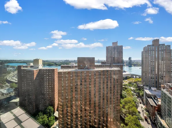 340 East 93rd Street image 8 of 13