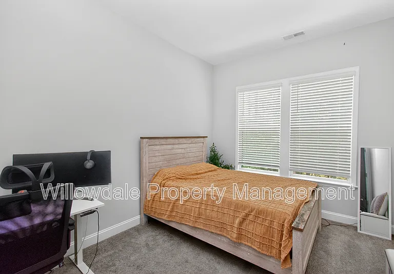111 N Parkside Dr — Photo 18
