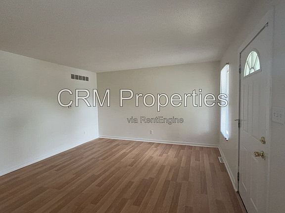3rd image of 10049 Hawkins Ct