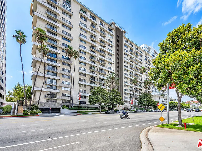 10535 Wilshire Blvd #1014 — Photo 28