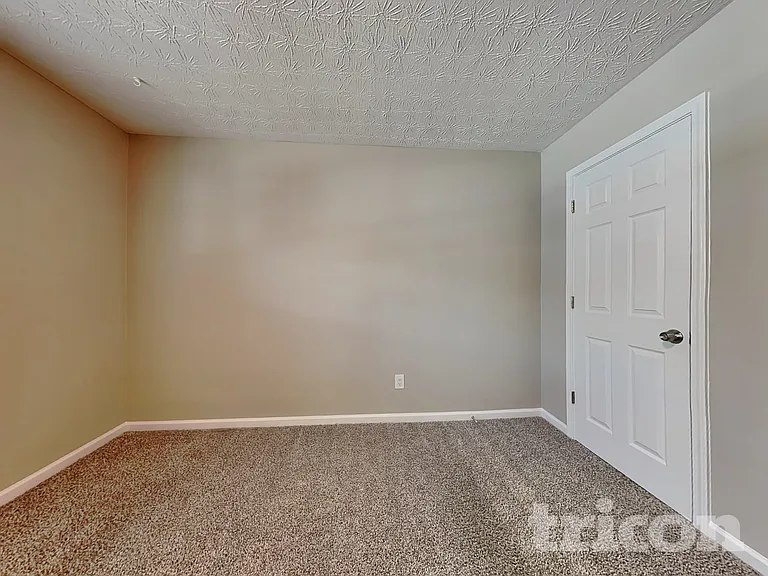 3692 Tullamore Ln — Photo 11