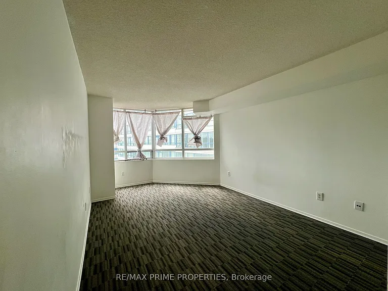 3050 Ellesmere Rd #821 — Photo 6