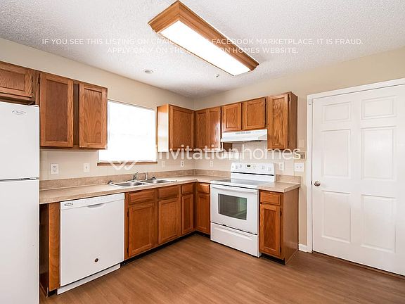 5th image of 7761 Pikes Peak Dr