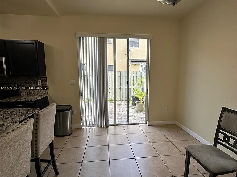 133 SE 28th Ter #8 — Photo 16