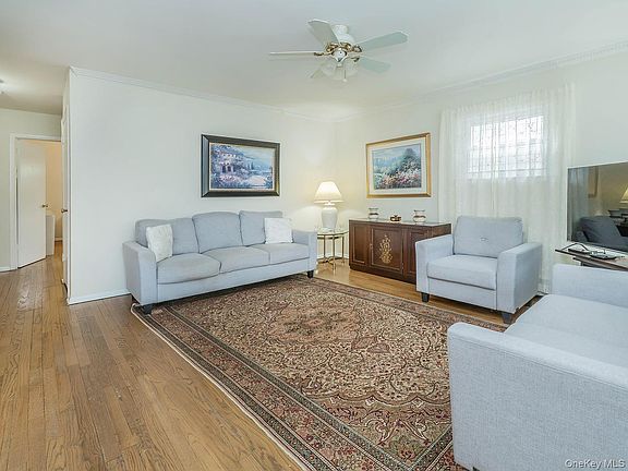 3rd image of 44 Corchaug Avenue