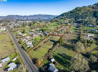 1448 Lookingglass Rd, Roseburg, OR 97471