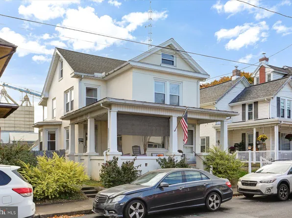 11 W Stiegel St, Manheim, PA 17545