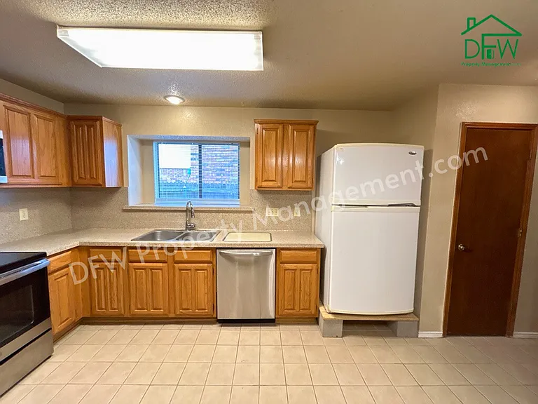 2412 Amber Hill Ln — Photo 51