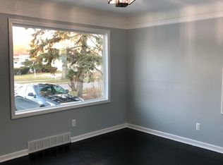 22448 Downing St, Saint Clair Shores, MI 48080