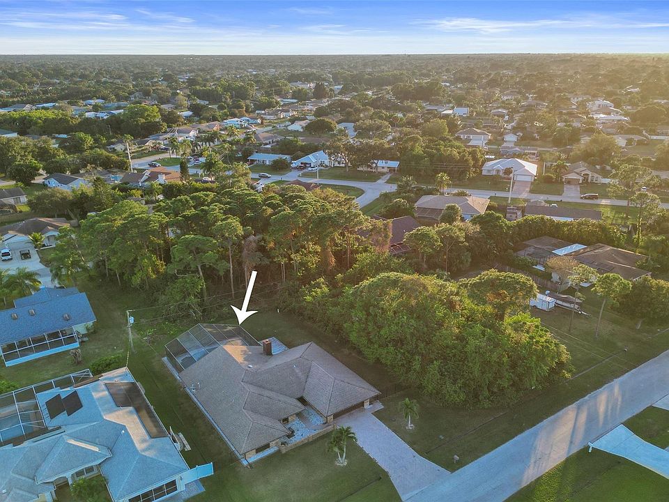 1st image of 750 SE Cavern Avenue