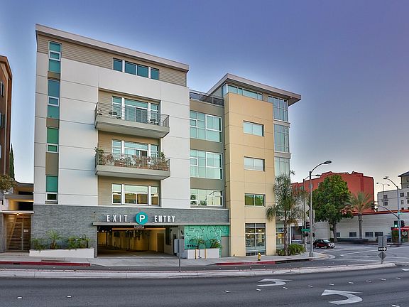 2nd image of 238 S Arroyo Pkwy Unit 305