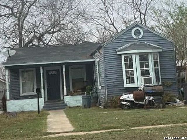 1st image of 1915 Hicks Ave