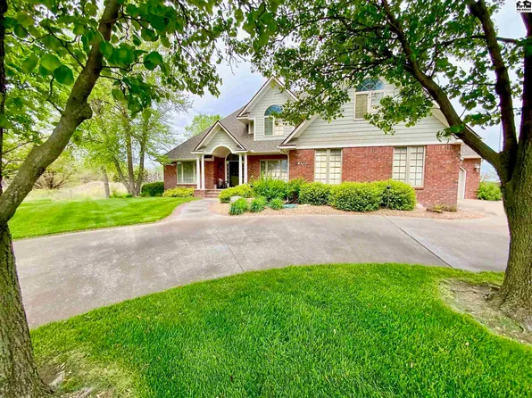 10640 E Snokomo Rd, Hutchinson, KS 67502