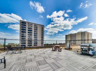 708 W Bittersweet Pl APT 301, Chicago, IL 60613