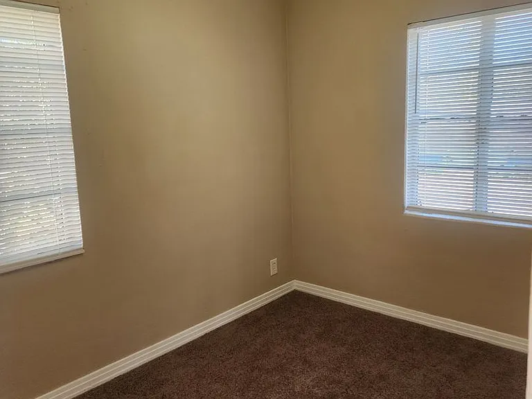 1235 W 5th St — Photo 5