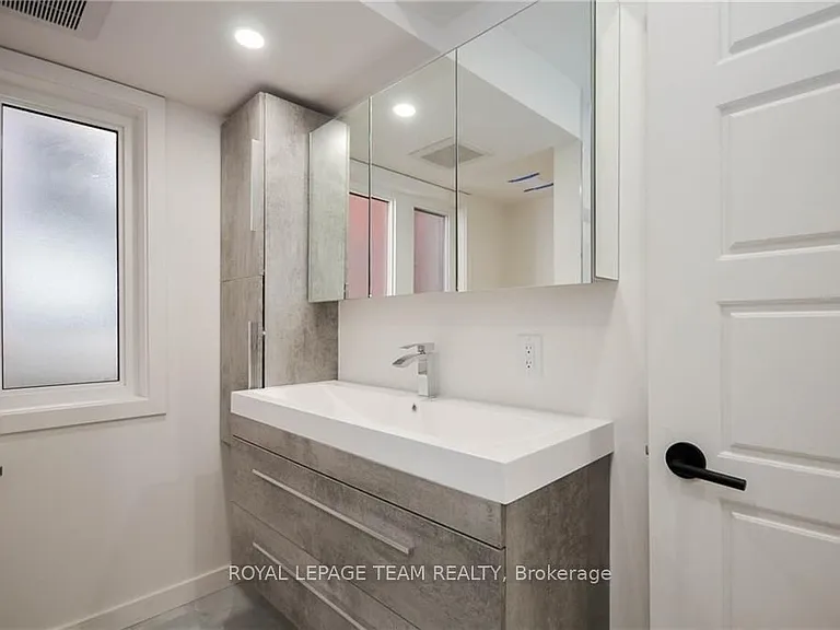 177 Cathcart St #A — Photo 11