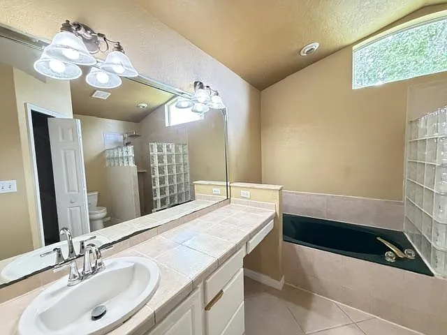 3950 Ridgewood Dr — Photo 16