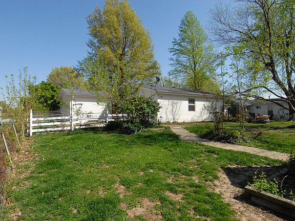 4th image of 10 Jenny Lind Dr