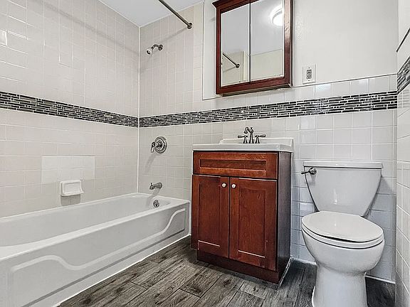 4th image of 19 Herkimer St APT 2