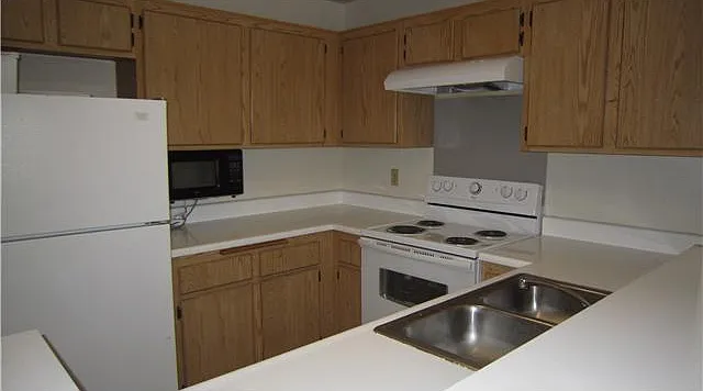 1 bed, 600 sqft, $2,798 — Photo 2