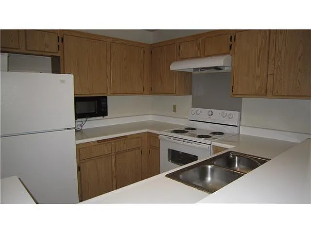 Building Photo - 3520 Lebon Dr #5304