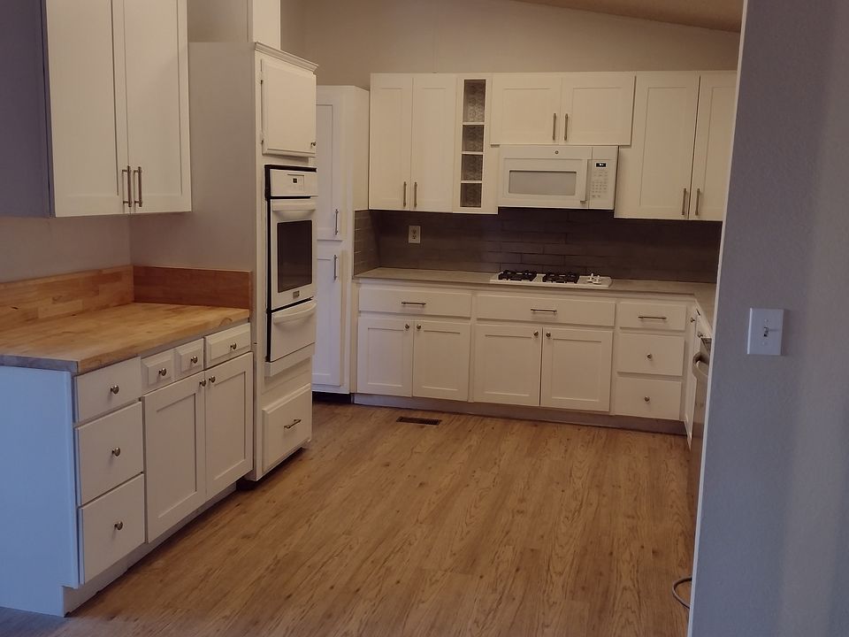 2nd image of 3303 Hummingbird Ln