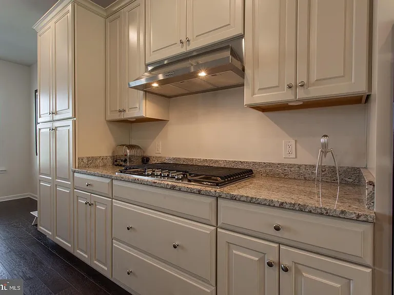 121 Locks Farm Ln — Photo 6
