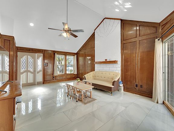5th image of 3021 Waterfront Cir