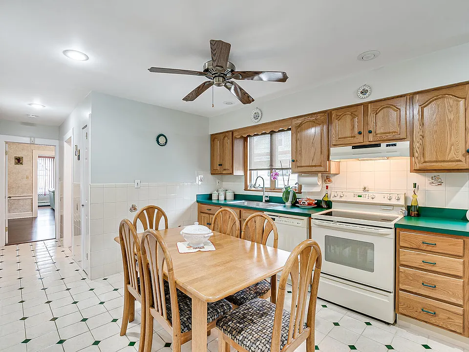 Large eat in kitchen