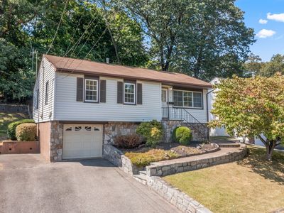 35 Briarwood Drive, Danbury, CT, 06810