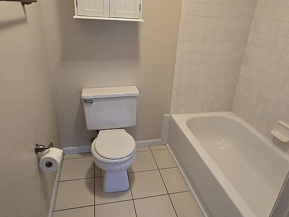 5th image of 140 Buckhorn Ct APT 5