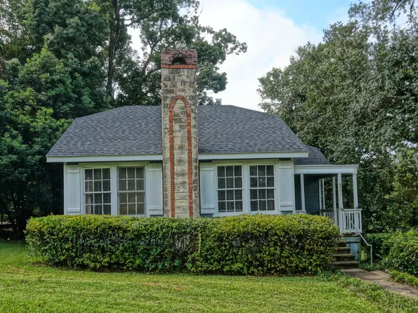 4391 Florence Dr, Marianna, FL 32446