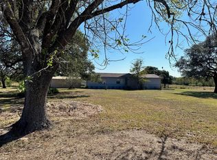 2607 Fm 318 E, Yoakum, TX 77995