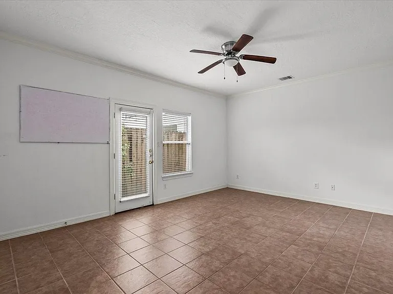 6118 Tyne St — Photo 25