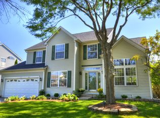 1813 Nashville Ln, Crystal Lake, IL 60014