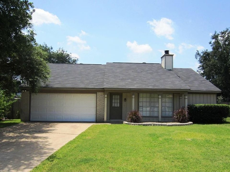 1st image of 17911 Holly Forest Dr