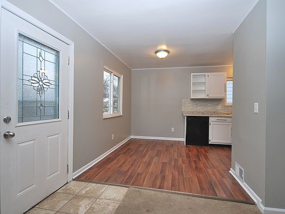 3rd image of 385 W Brockton Ave