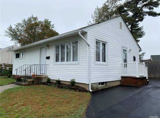 496 Albany Ave, Amityville, NY 11701