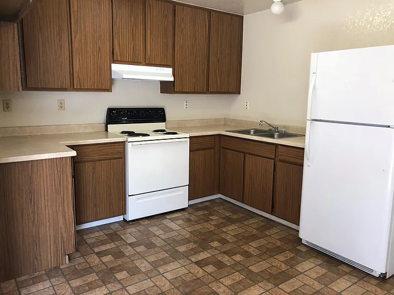 3153 Eucalyptus St — Photo 5