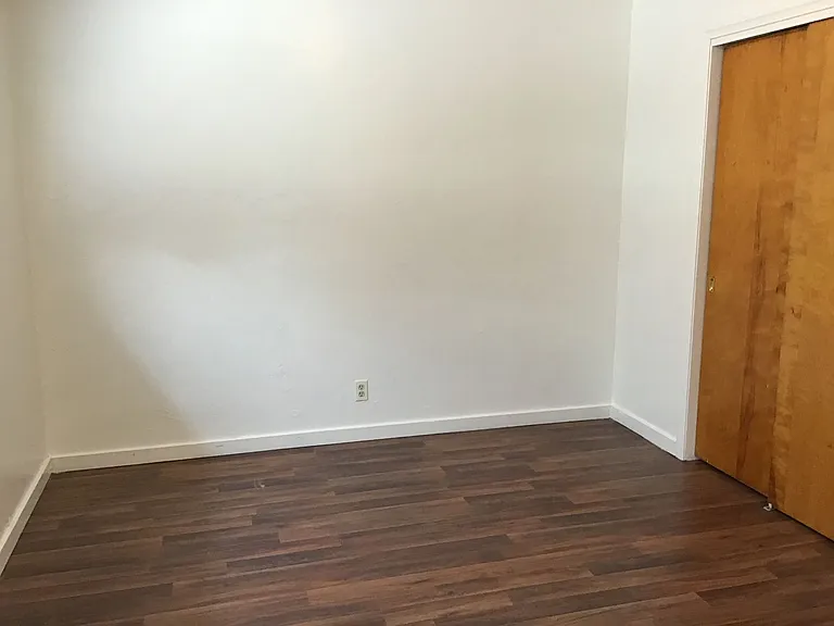 1731 Stewart St — Photo 5