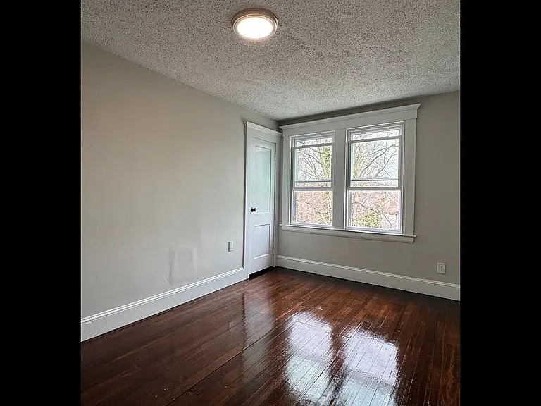 47-49 Mead St #3 — Photo 7