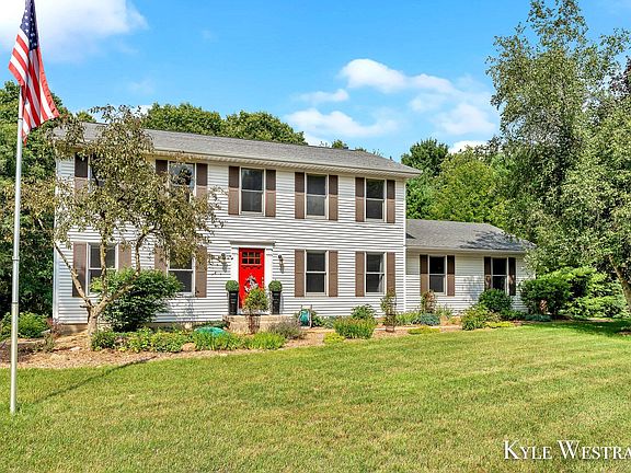 2nd image of 8571 Meadow Rock Ct NE