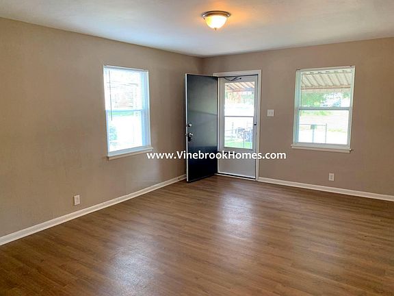 4th image of 230 S Gladstone Ave