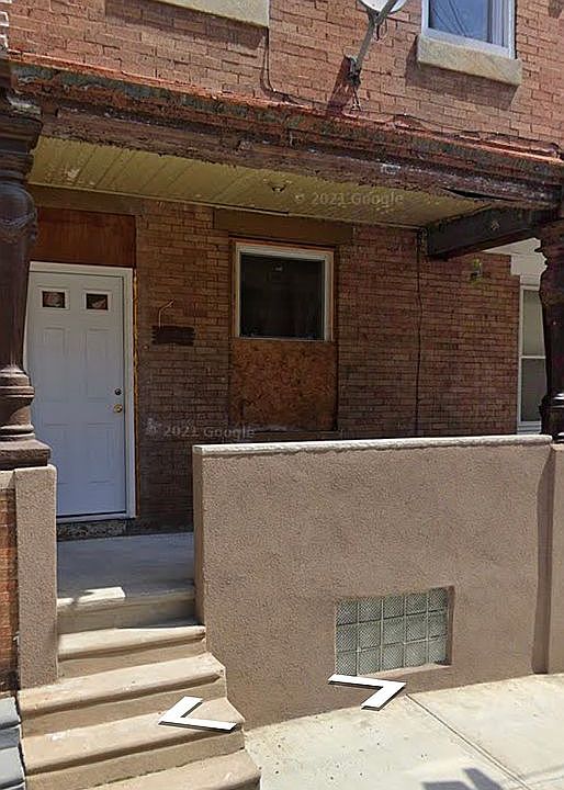 1st image of 2921 W Oakdale St