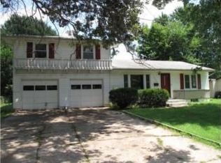 5401 Rinker Rd, Kansas City, MO 64129