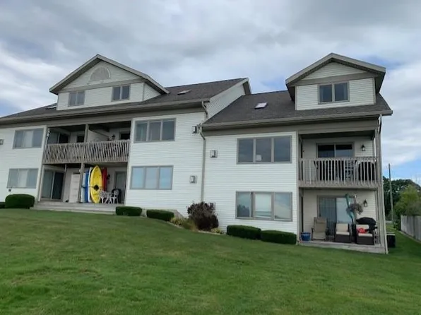 637 W Lake St, Tawas City, MI 48763