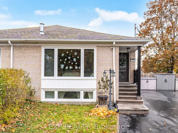 1301 Freeport Dr, Mississauga, ON L5C 1S5