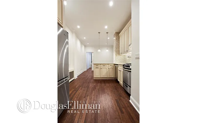 Sold by Douglas Elliman | media 8